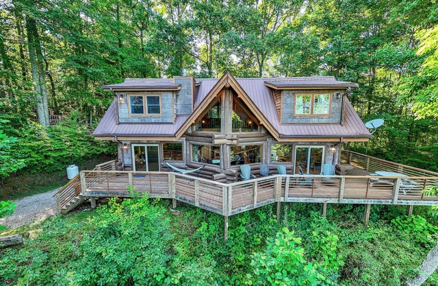 Fontana View 2 - Open Floor-plan with Two Master Suites