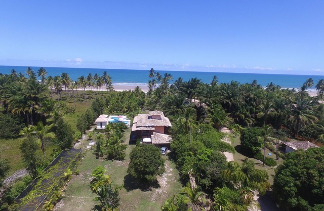 Foot in the sand and swimming pool, 05 suites km 25 Ilheus Itacaré
