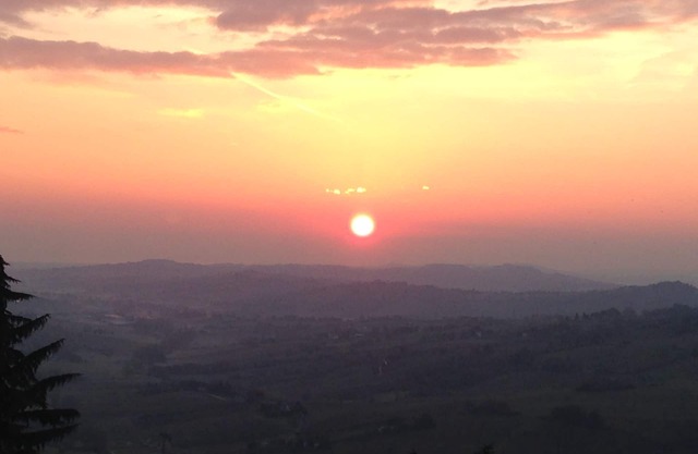 FOR 2 PEOPLE, PARKING AND FREE WIFI, SHEETS AND TOWELS SUPPLIED