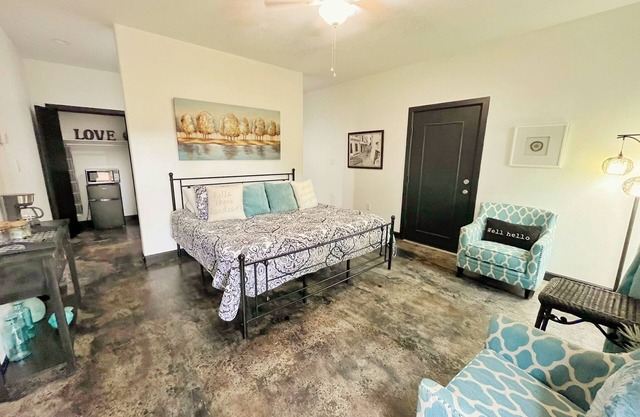 Fortunata Winery Villa #4, Stylish Retreat for Two
