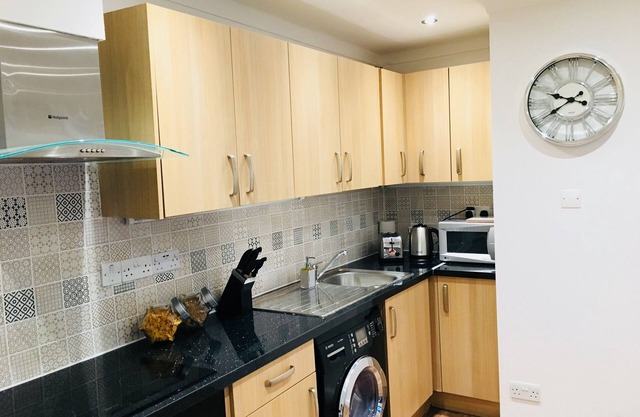 Fountain View 1BR Flat-Free Parking