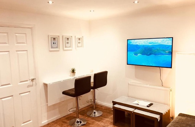 Fountain View 1BR Flat Oxford - Free Parking