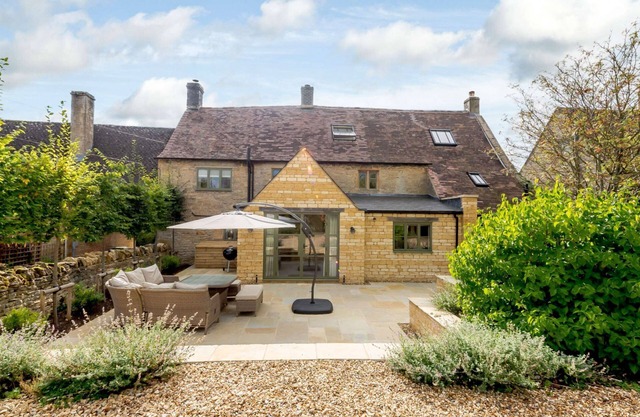 Four bedroom holiday cottage in the Cotswolds - Millham Cottages