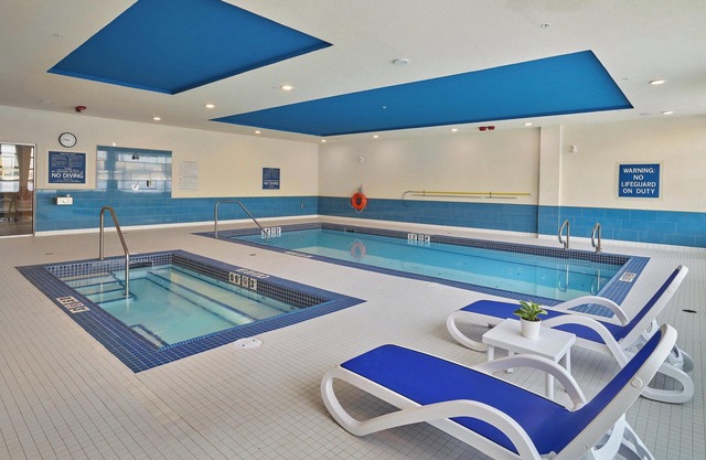 Four Points by Sheraton Edmonton West