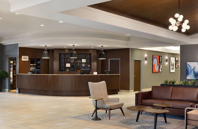 Four Points by Sheraton Edmonton South