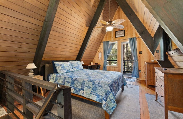 Fox Den~Perfect Escape for Birders