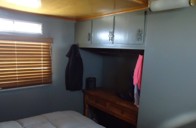 FOY SPA RESORT Niland Retro1958 Spartan Mobile Home Gym-Pools-pickleballle ball