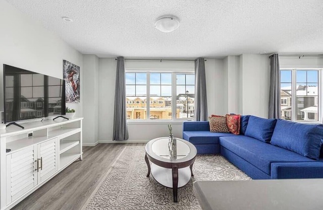 FREE Banff Pass, 4BR Townhome, Sleeps 10, Garage