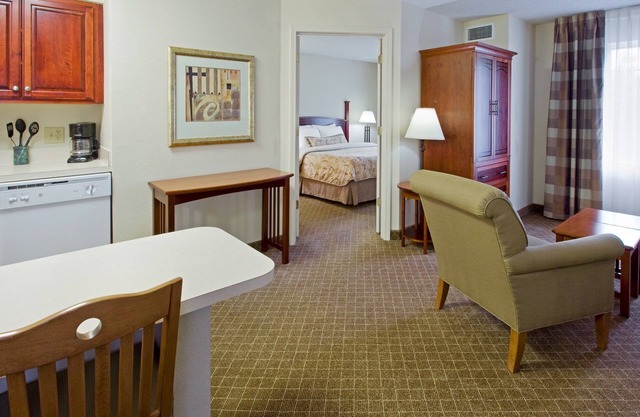 Free Breakfast Buffet. Outdoor Pool. Gym. Only 20 Min from Princeton.