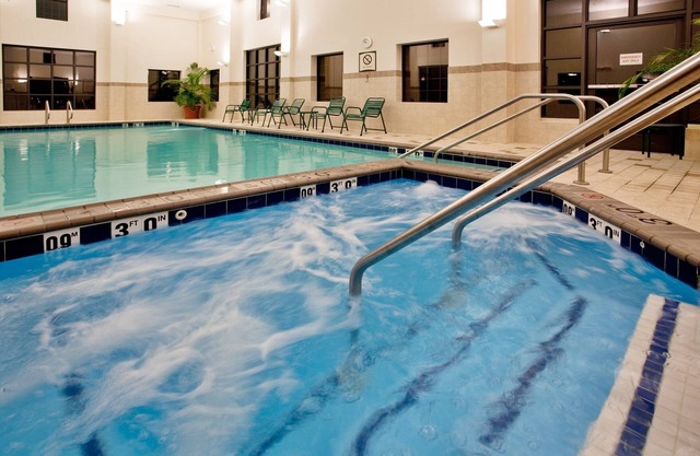 Free Breakfast. Indoor Pool & Hot Tub. Near the Virginia Beach business district!