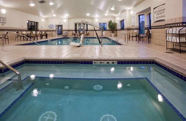 Free Breakfast. Pool & Hot Tub. Your Next Vacation!