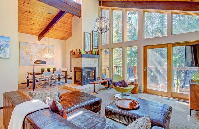 Free SkyCard Act - Top-Floor, Pool/Hot Tubs - Tannenbaum By The River