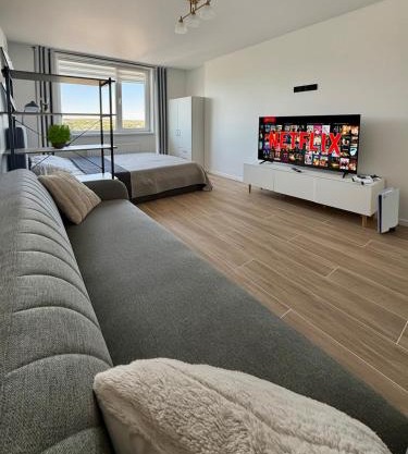 Fresh apartment, self check-in, high-speed WiFi, AC