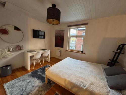 Freshly renovated bathroom! Luna budget cozy studio apartment Tallinn Juhkentali 42 near city centre airport next to the Bus station
