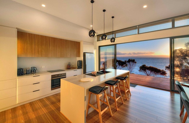 Freycinet Coastal Retreat - Freycinet Holiday Houses