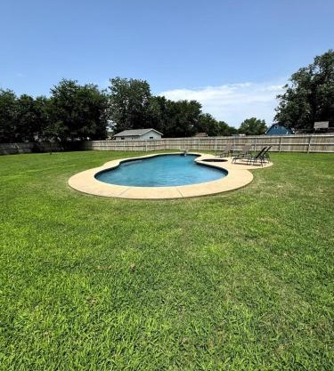 Full HOME with 2 KING BEDS and a POOL