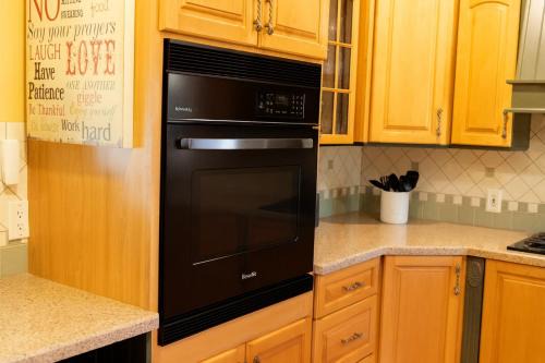 Fullerton Adventure Pad - 10 min to Disneyland