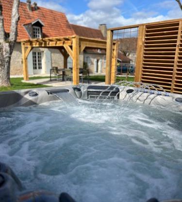 Gîte avec jacuzzi 6 personnes