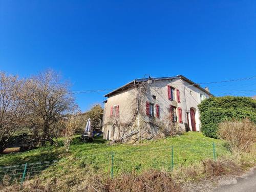 Gîte de charme dans ferme lorraine avec jardin clos, à proximité de sentiers et base de loisirs - FR-1-584-32