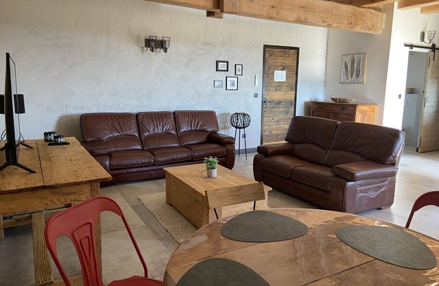 Gîte-Exclusive-Ensuite-Countryside view-GÎTE ÎLES-AUX-NOIX