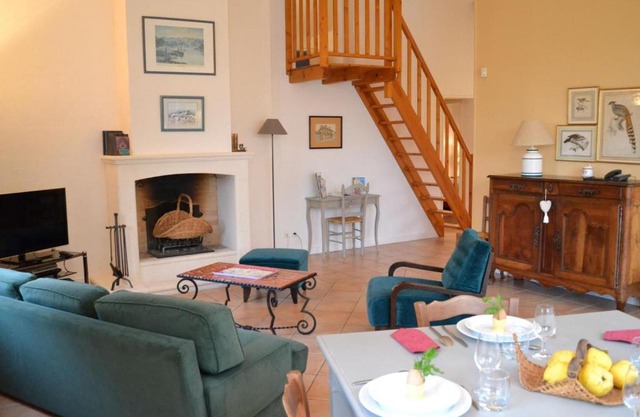 Gîte familial avec piscine chauffée, jardin clos, équipement bébé, au cœur d'une propriété viticole. - FR-1-653-70