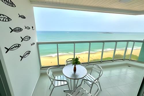 G1104 FRENTE MAR com varanda Piscina Ar cond Garagem