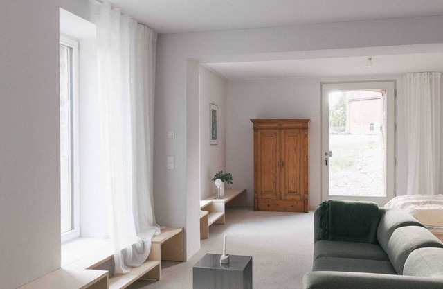 GARDEN FLOOR WEST: Terraces to the south and west