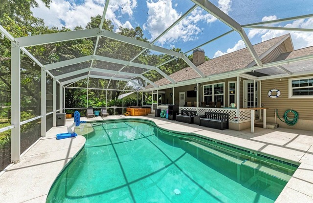 Garden House with Pool & Spa