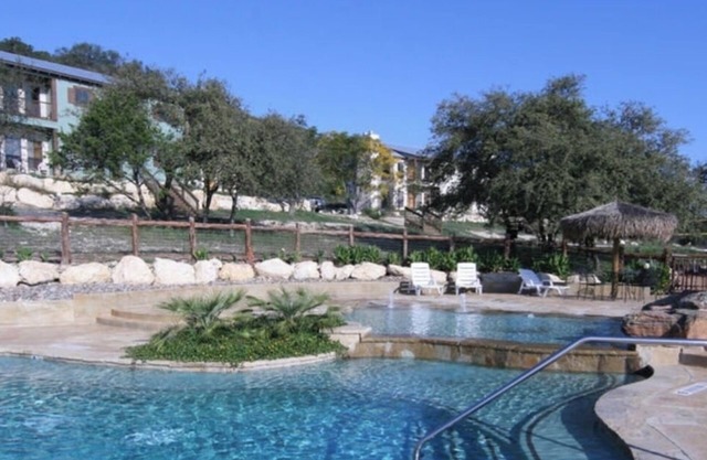 Garner State Park/Frio River Getaway in Concan!