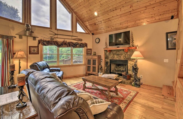 Gated Community w/Perks: Cozy Sparta Cabin!