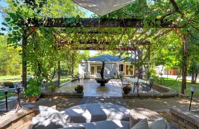 Gated Guesthouse King Bed by FO Village