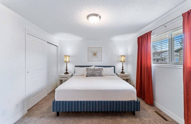 Gather & Stay: Perfect for Friends and Family