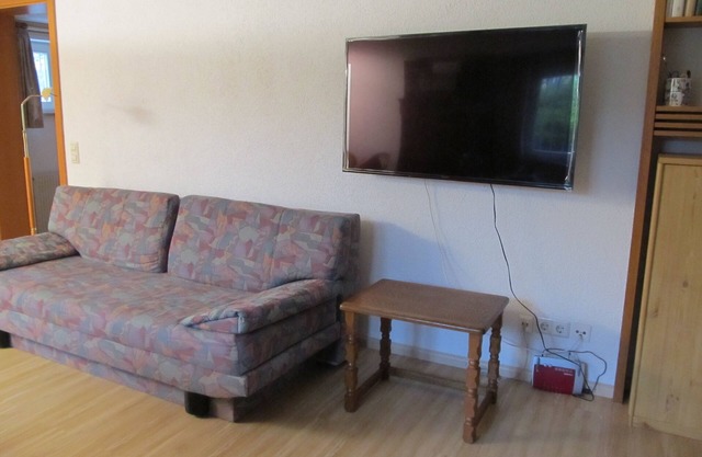 Gemütliche Zwei- Zimmer- Wohnung mit Eigenem Eingang und Südterrasse