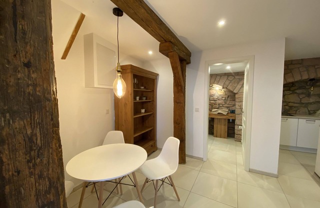 Gemütlicher Moderner Altbau im Herzen Edenkobens