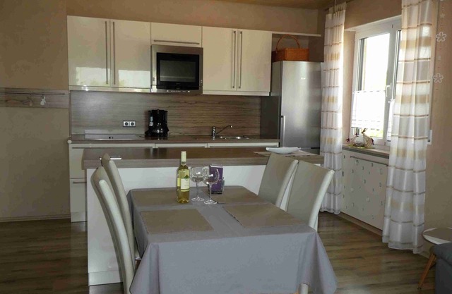 Geräumige 90qm Ferienwohnung mit Balkon und Terrasse, kostenfreies WLAN