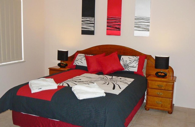 Geraldton Luxury Vacation Home with free Streaming