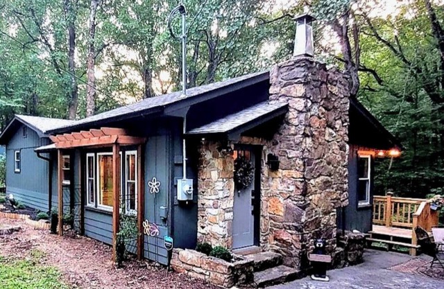 Get Cozy & take in the beauty of Groundhog Mountain @ the Cozy Doe!