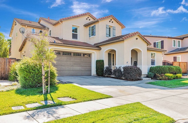 Gilroy Oasis: Spacious 5-bedroom house in charming Gilroy
