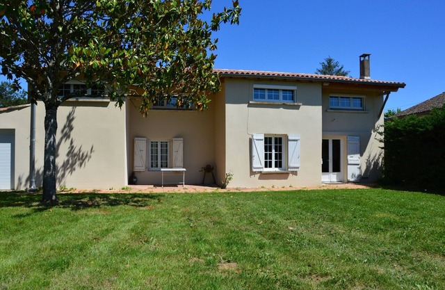 GITE 8-15 Pers Book your weekend & holiday in the sun in the WHITE QUERCY