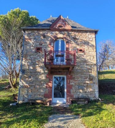 Gite a collonges la rouge avec spa