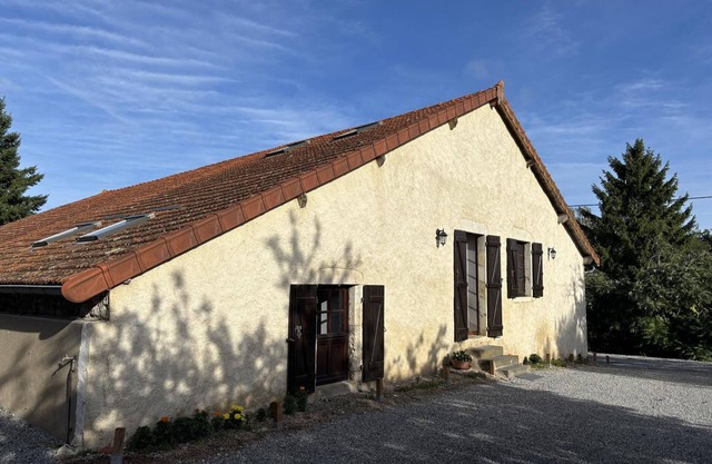 Gîte Barbery in Bransat - Rustic Charm and Comfort for 4 People