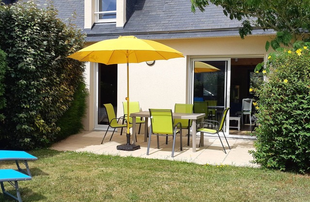 Gite Camélias 700 m from the sea and the beach, 3 stars, Portsall, GR34