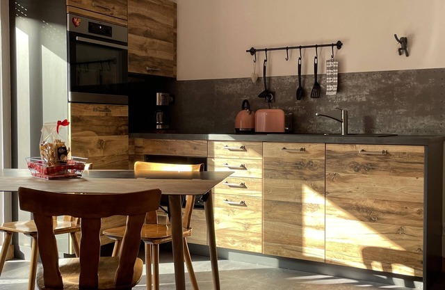 Gite Coté Rempart, spacious, Ground floor, Terrace