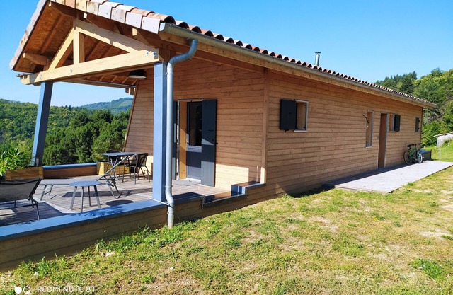 Gîte de la Chabanne - Studio and large terrace in the heart of nature