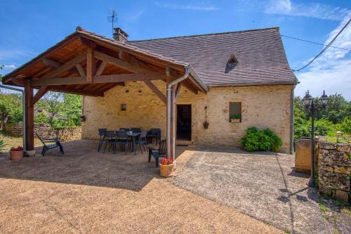 GITE LES PIERRES CHAUDES