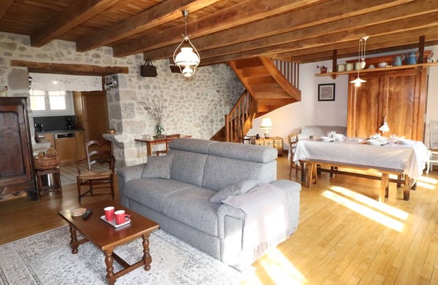 Gite Saint-Saury, 3 bedrooms, 5 persons