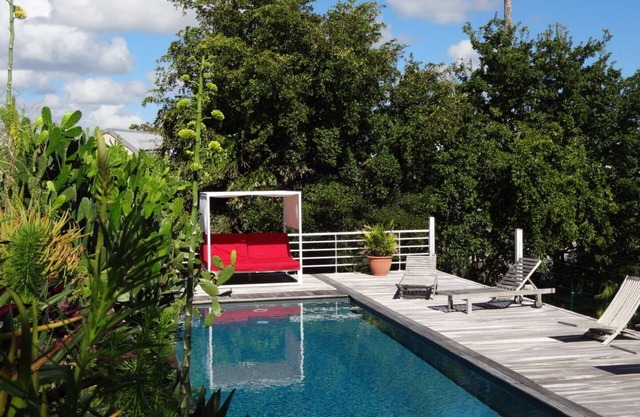 GITE SAINTOISE (Gîtes de l'Anse) St François, Splendid swimming pool, Near the beach