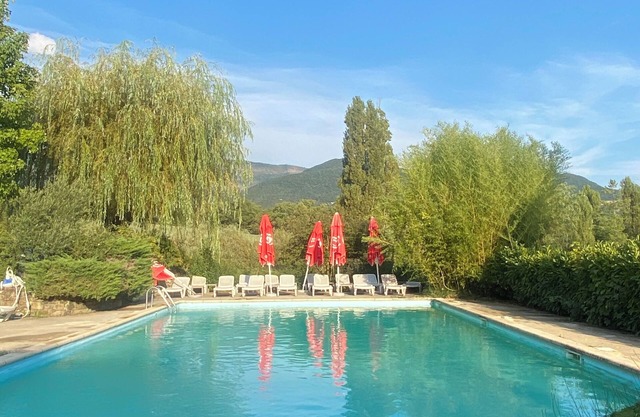 Gite sleeps 20 with a 16-seater Jacuzzi