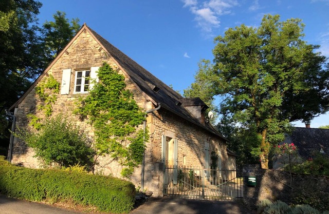 Gite Terrasson-Lavilledieu, 3 bedrooms, 6 persons