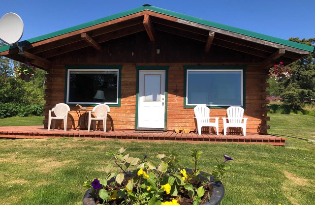 Glacier View Cabins - Private 2 Bedroom Cabin
